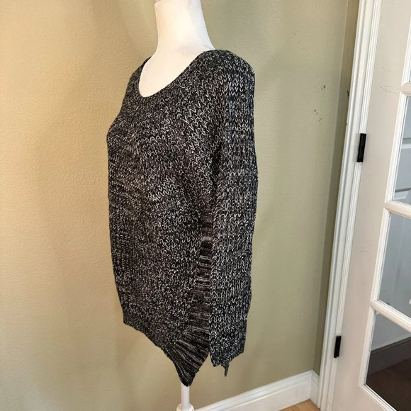 NWT CATWALK STUDIO Soft Chenille? Sweater with Side Vent Details - s/m - Picture 5 of 9